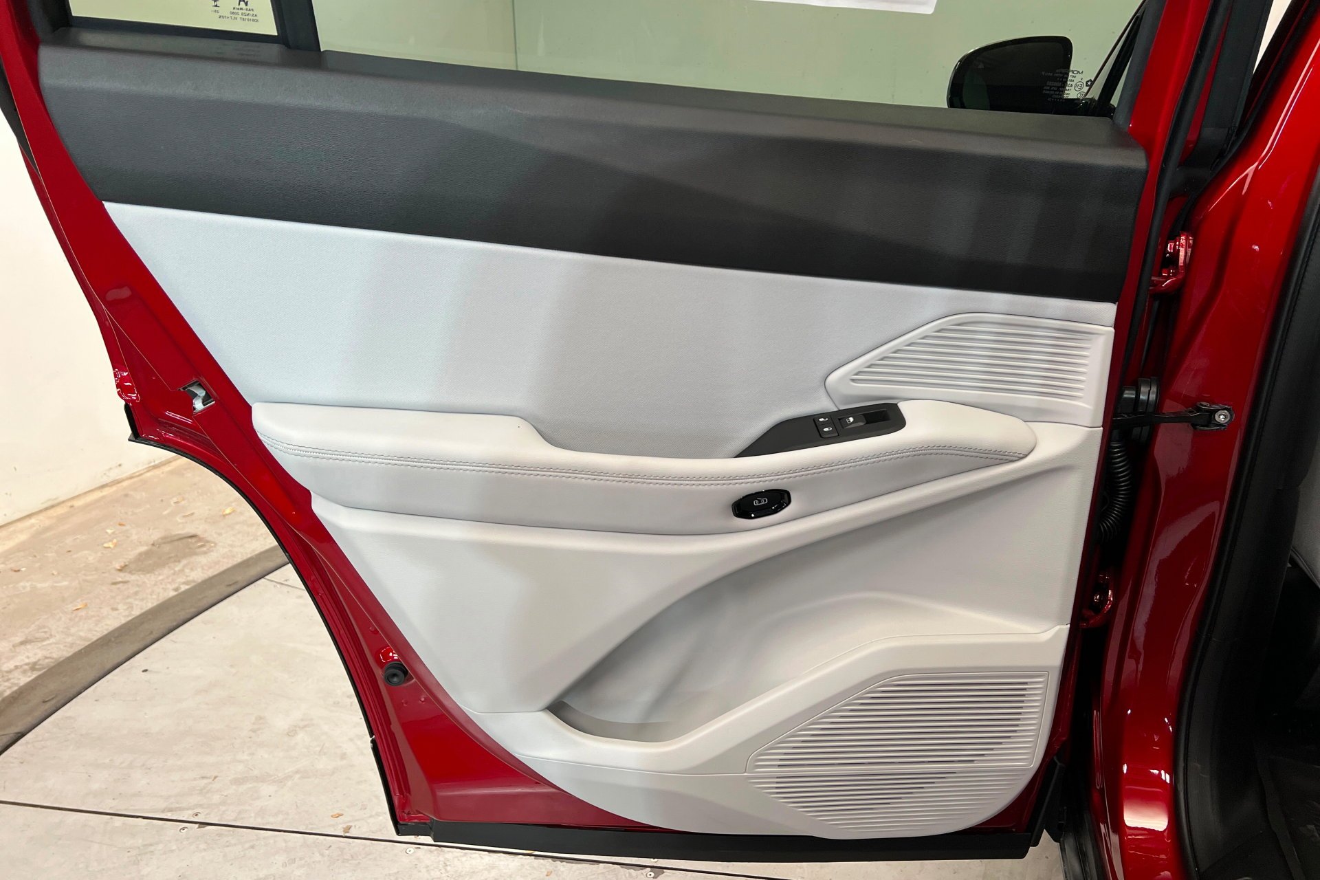 New 2026 Red Hot Pearl-Coat Exterior Paint Jeep Laredo image 19