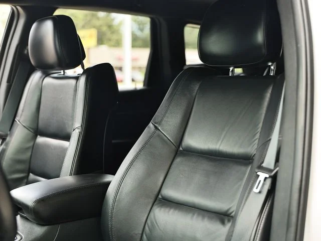 Used 2019 Bright White Clearcoat Jeep Limited image 21