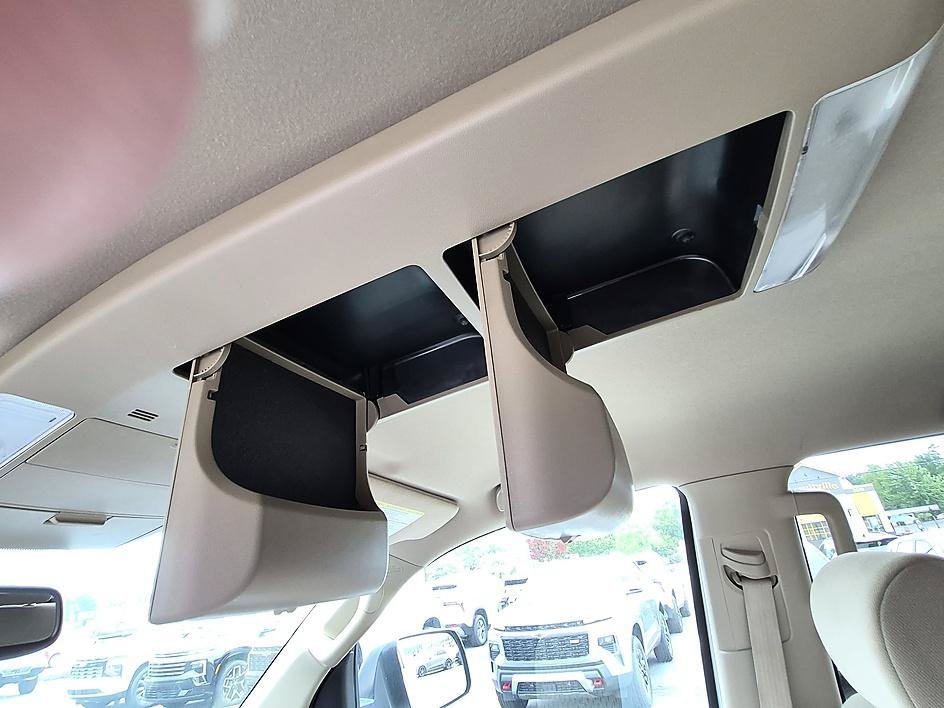 Used 2013 White Toyota GRADE image 26