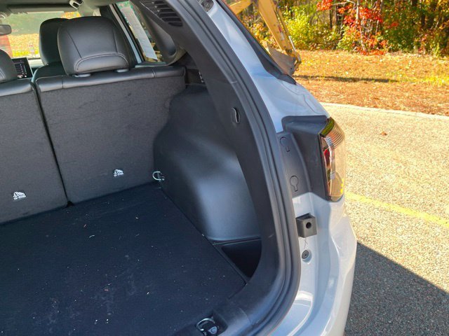 Used 2026 Bright White Clearcoat Jeep Latitude Altitude image 19