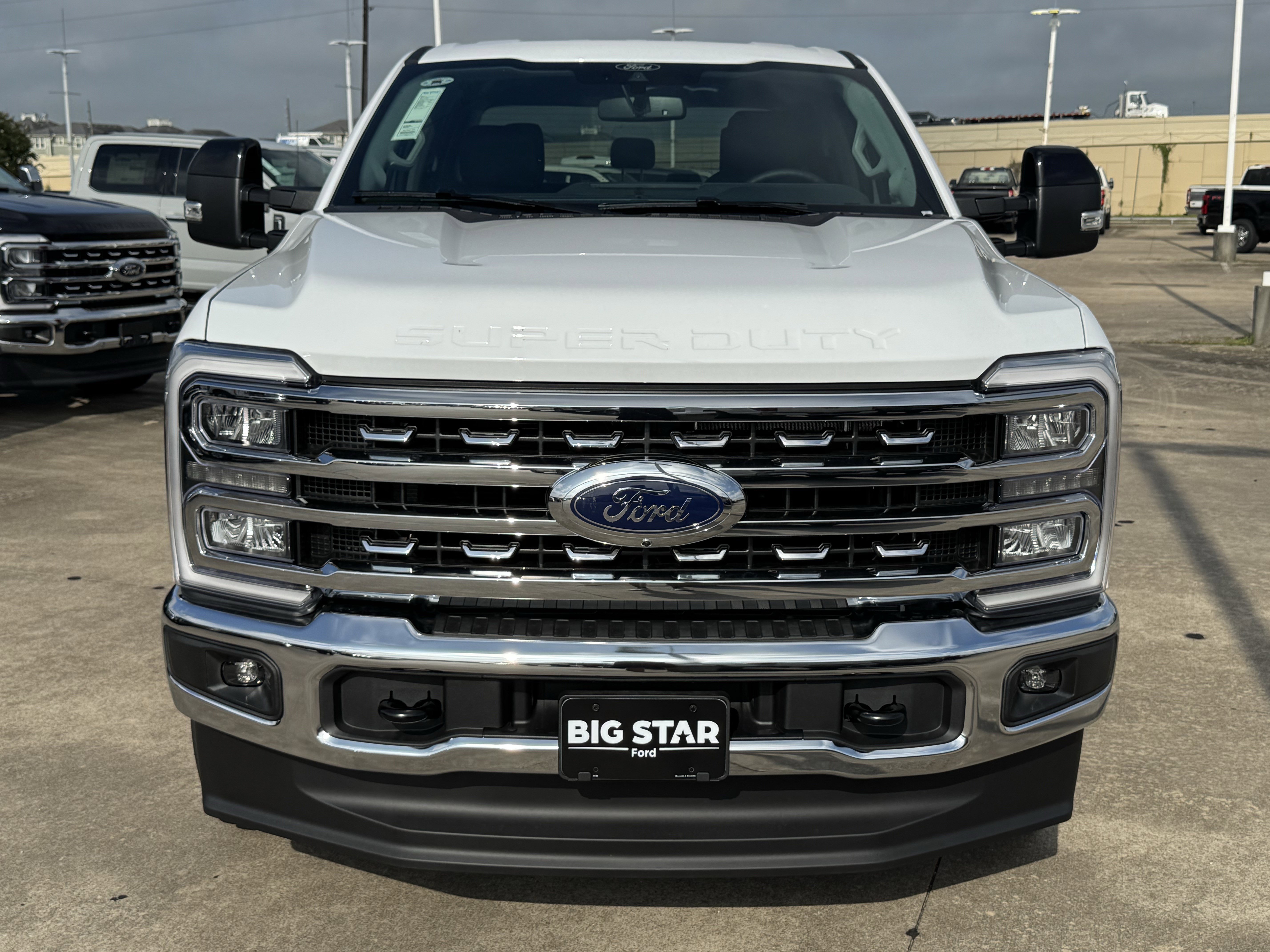 New 2026 Oxford White Ford LARIAT image 3