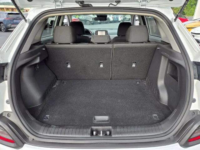 Used 2020 White Hyundai SEL image 18