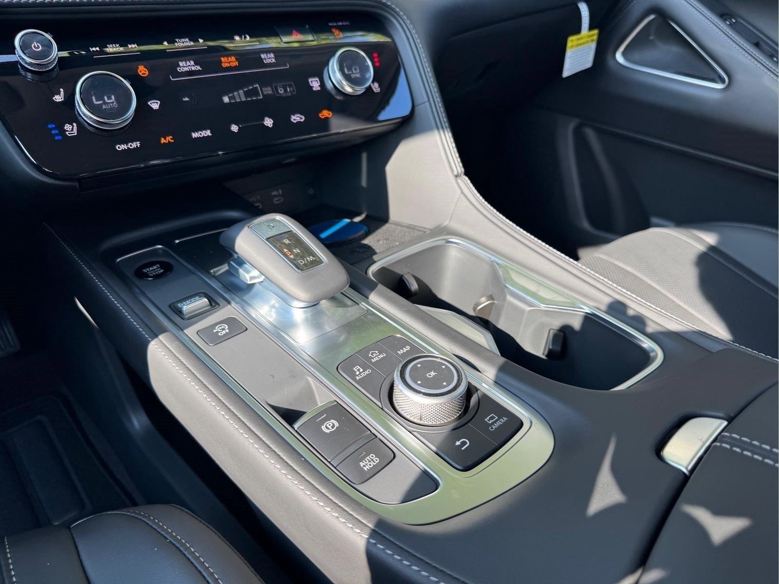 New 2027 RADIANT WHITE INFINITI Luxe FWD image 24