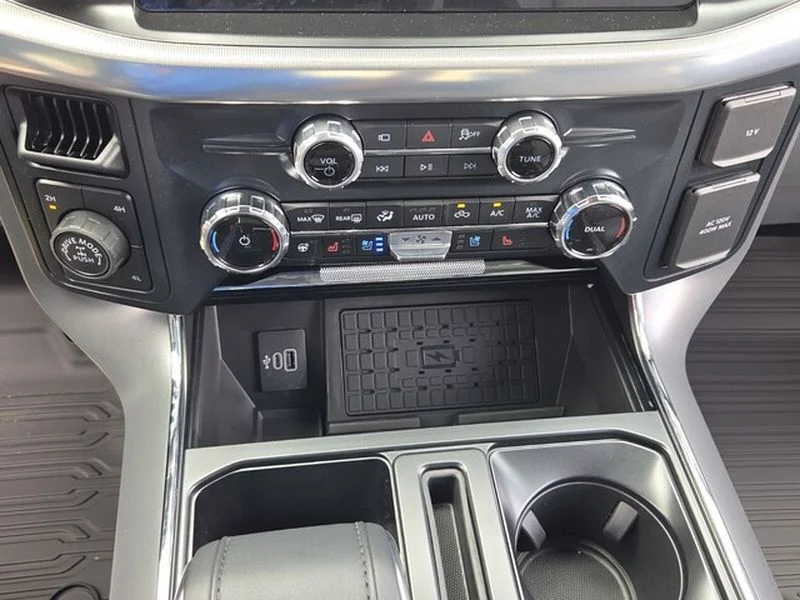 New 2026 Iconic Silver Metallic Ford Lariat® image 19