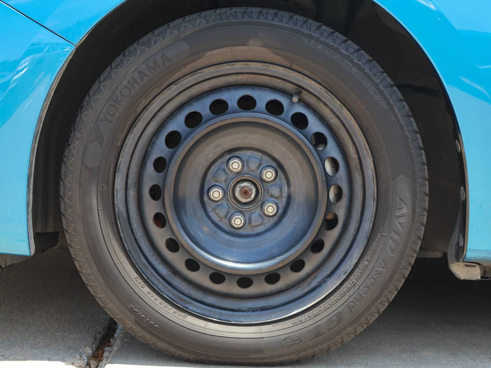 Used 2019 Island Blue Pearl Subaru  image 7