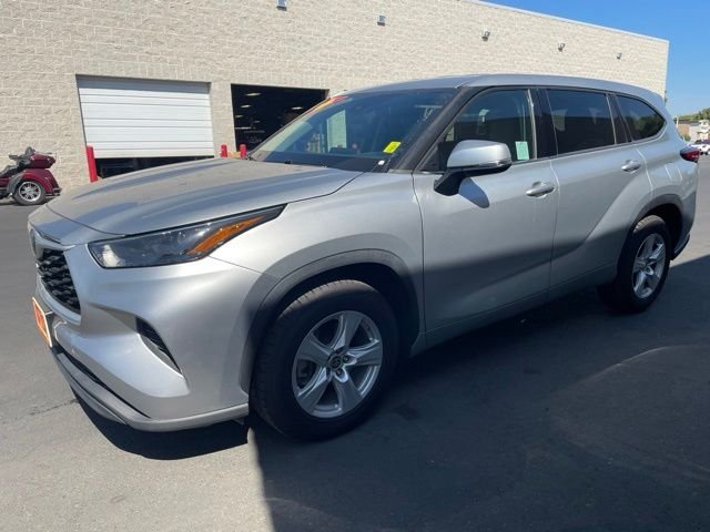 Used 2022 Silver Toyota L image 3