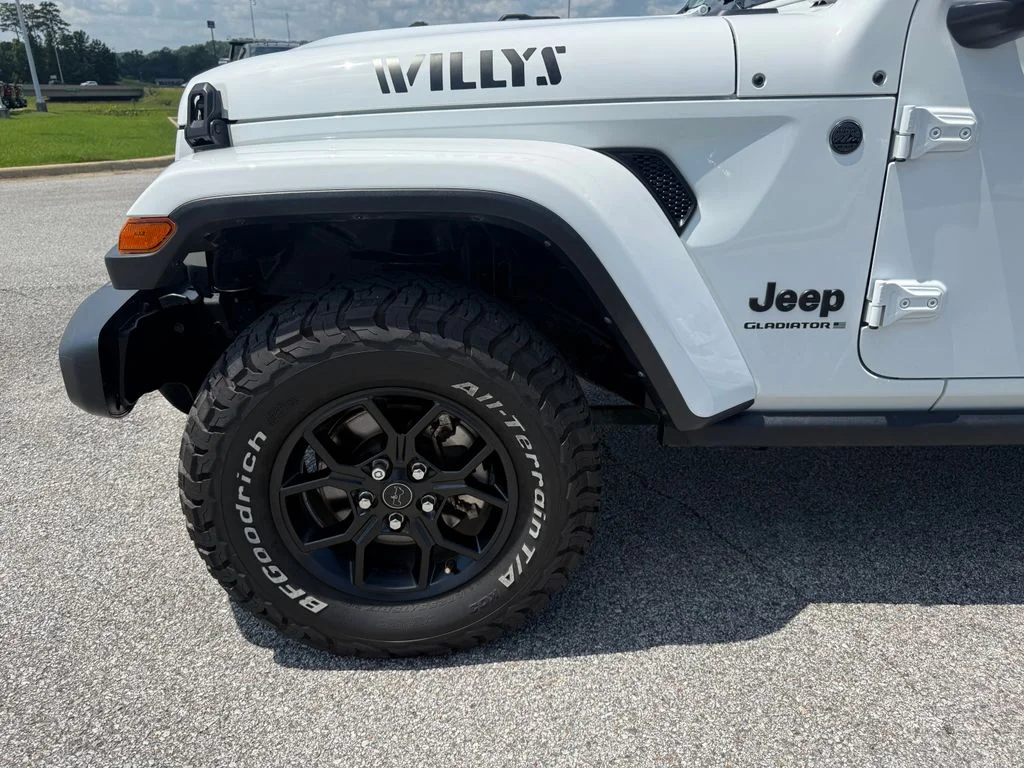 Used 2024 White Jeep Willys image 22
