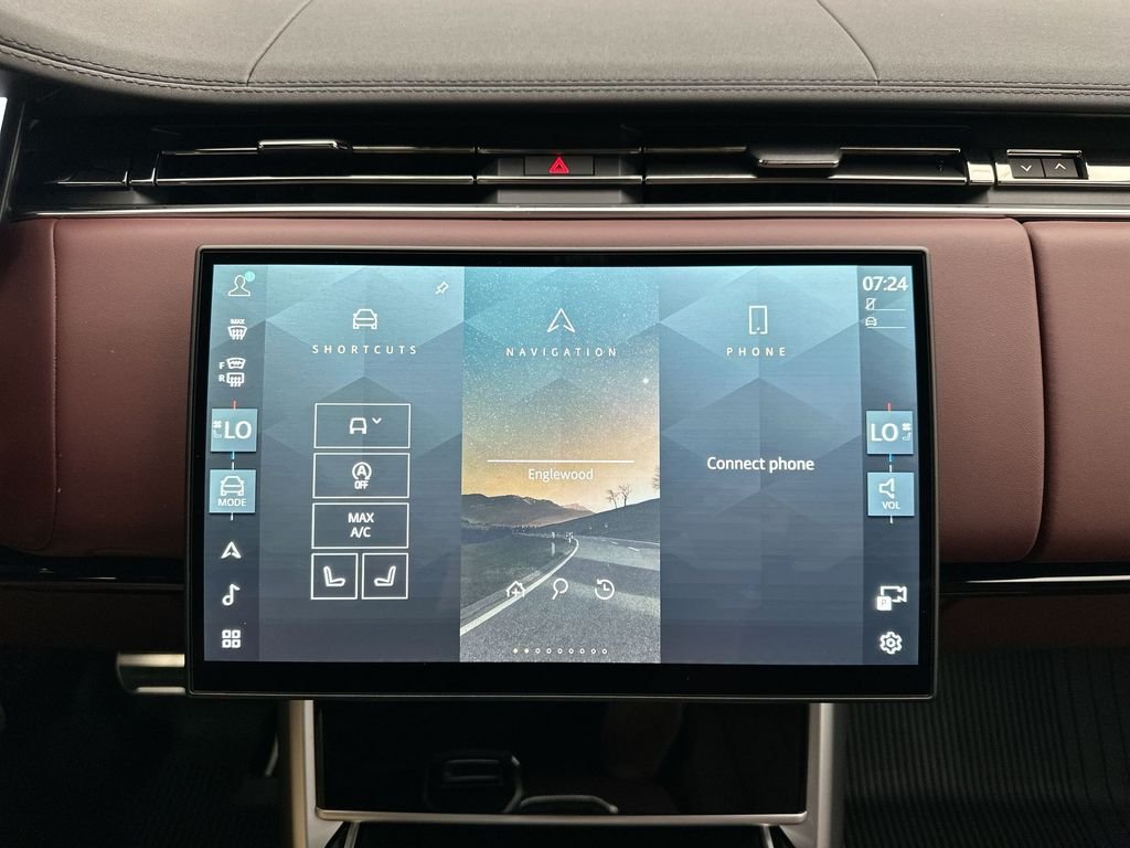 New 2026 Fuji White Land Rover SE image 13