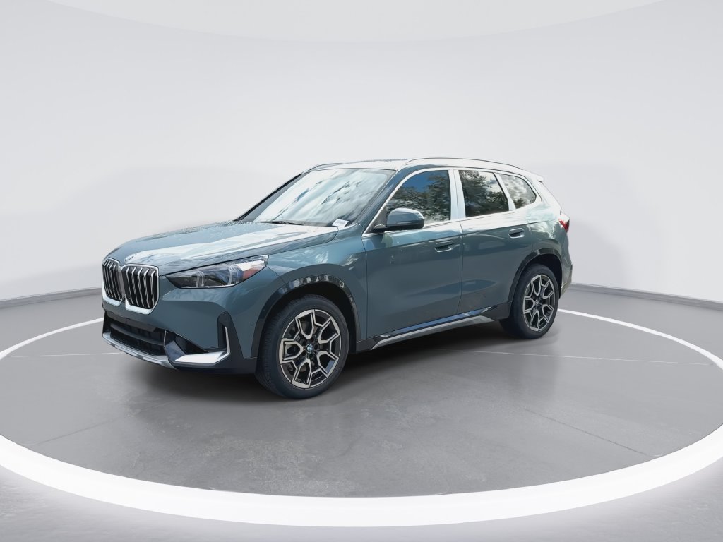 New 2027 Green Metallic BMW xDrive28i image 4