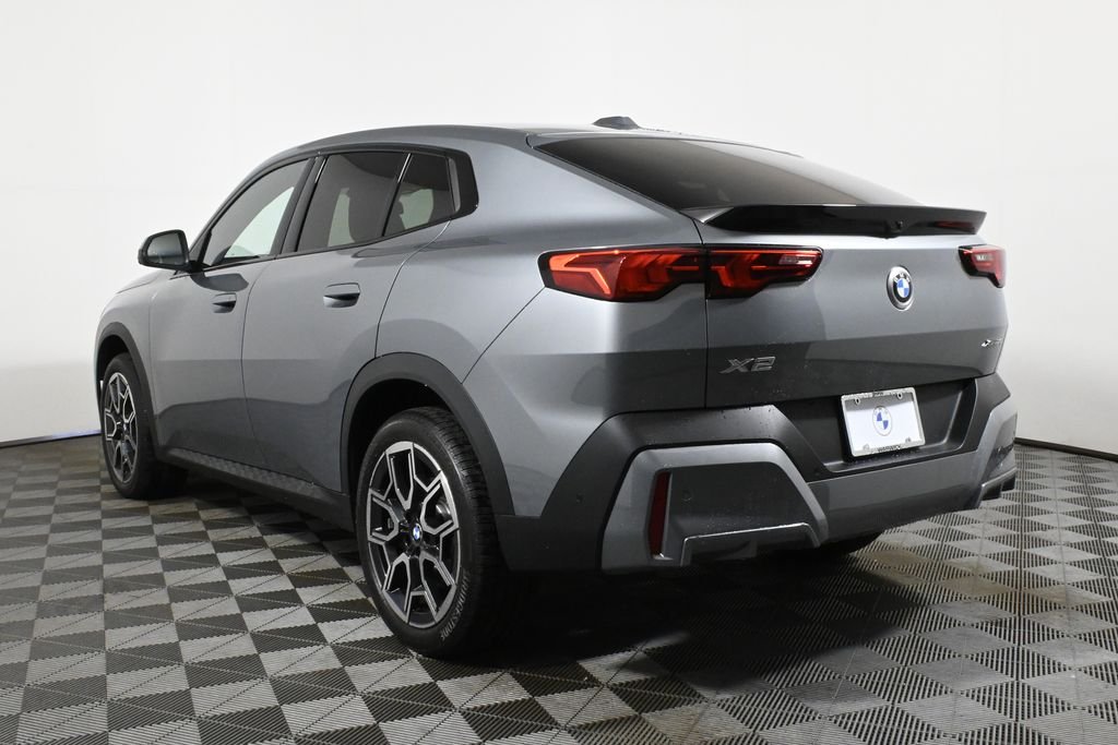 Used 2025 Gray BMW xDrive28i image 5
