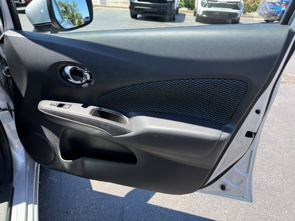 Used 2015 Silver Nissan SV image 19