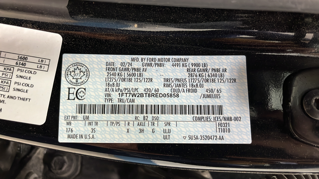 Used 2024 Agate Black Metallic Ford XLT image 27