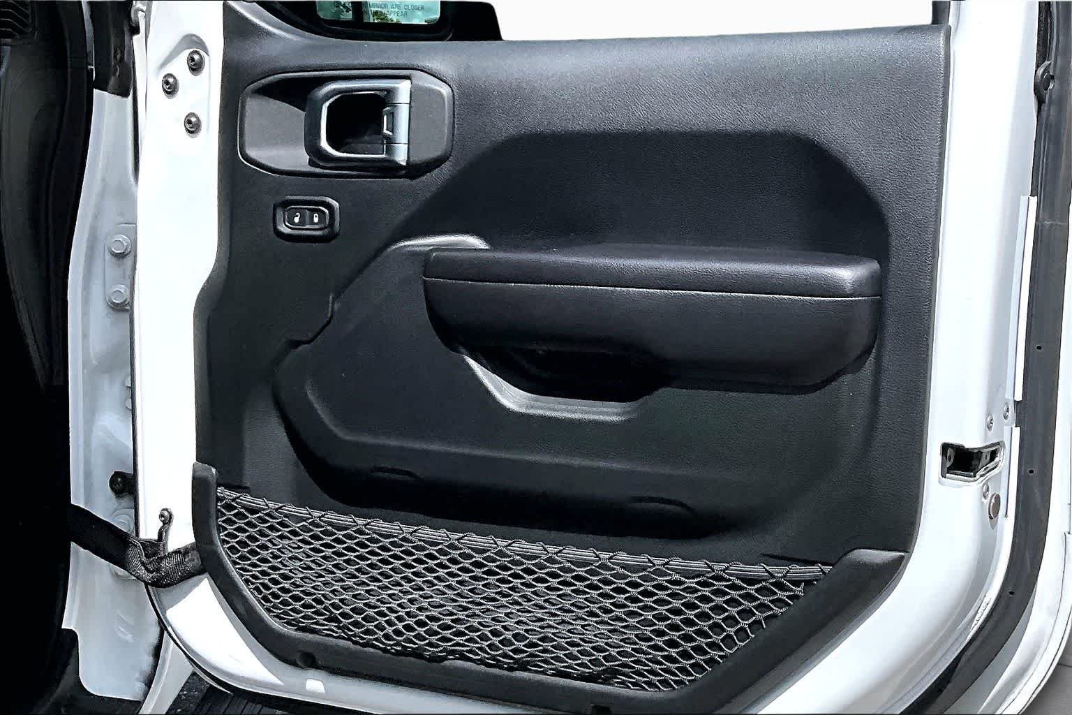 Used 2020 Bright White Clearcoat Jeep Rubicon image 25