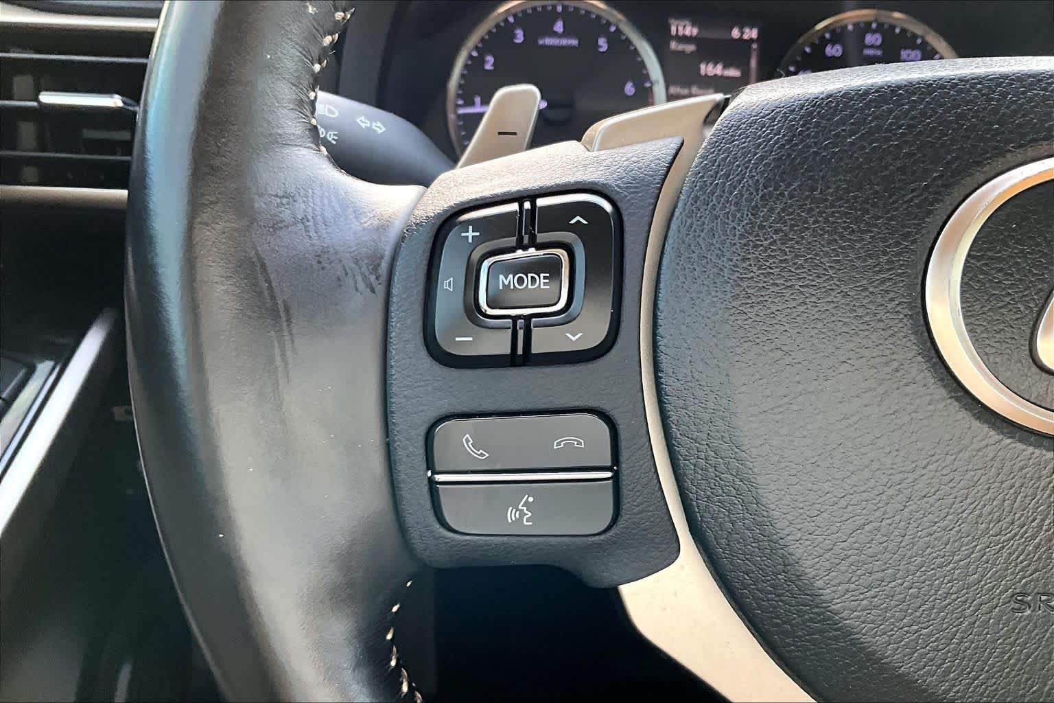 Used 2018 Eminent White Pearl Lexus  image 23