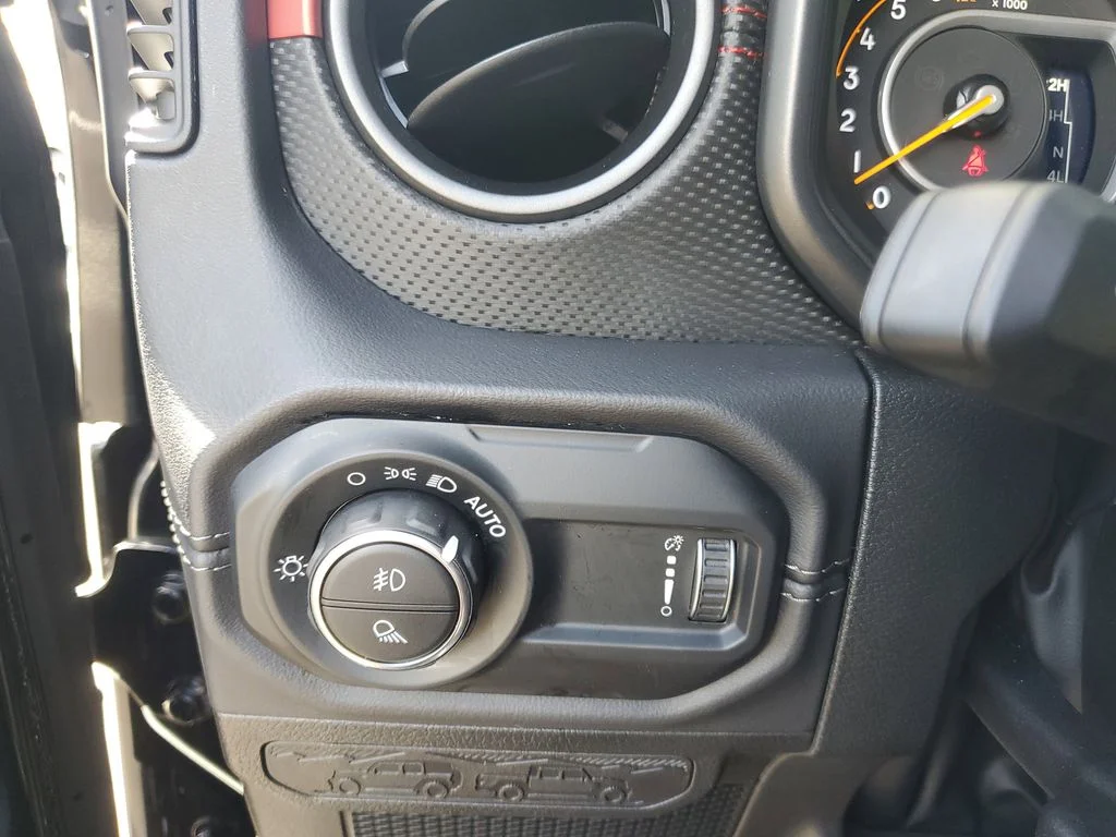 Used 2025 Black Jeep Rubicon image 21
