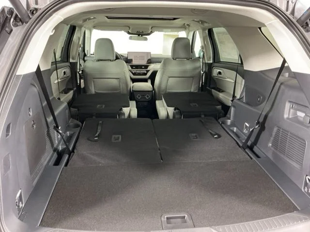 New 2026 Space White Metallic Ford Active image 32