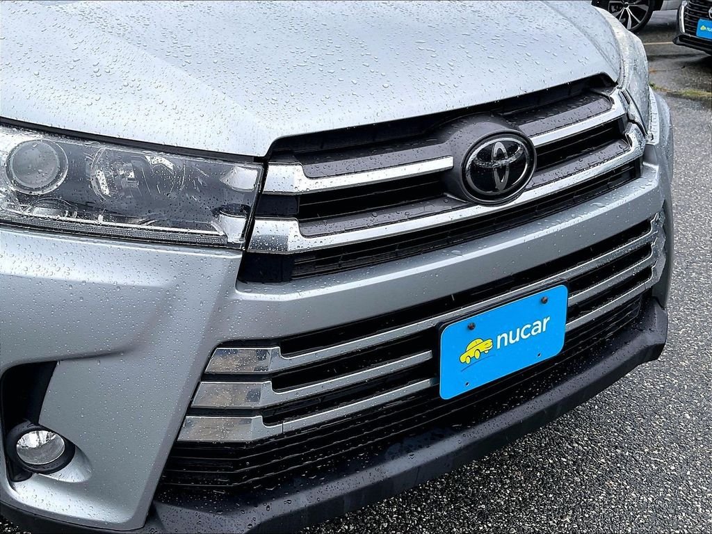 Used 2018 Silver Toyota Limited image 32