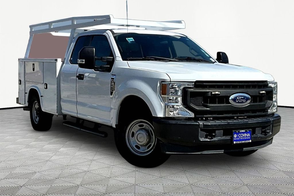 Used 2020 White Ford XL image 1