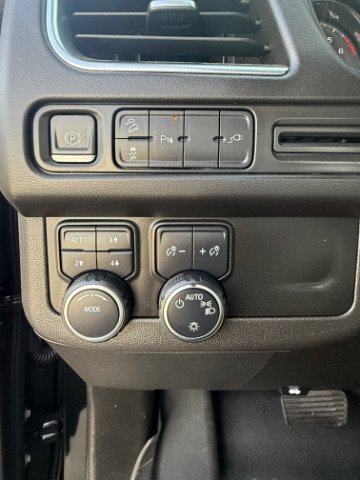 Used 2021 Black Chevrolet Z71 image 22