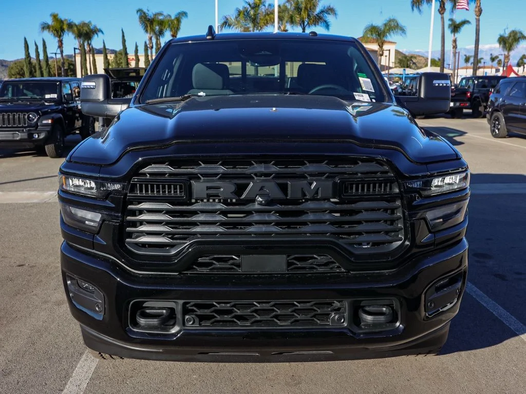 New 2026 Diamond Black Crystal Pearl-Coat Exterior Paint RAM Big Horn Night Edition image 7