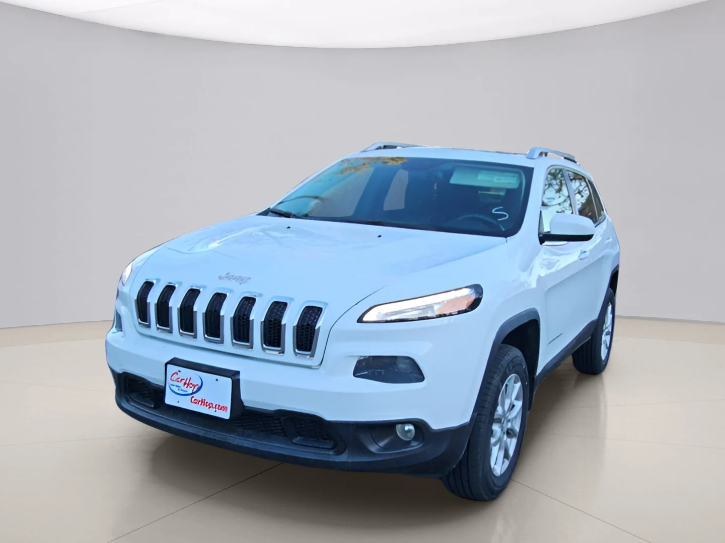 Used 2014 White Jeep Latitude Sport Utili image 4