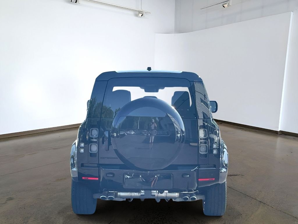 Certified Used 2024 Santorini Black Metallic Land Rover V8 image 5