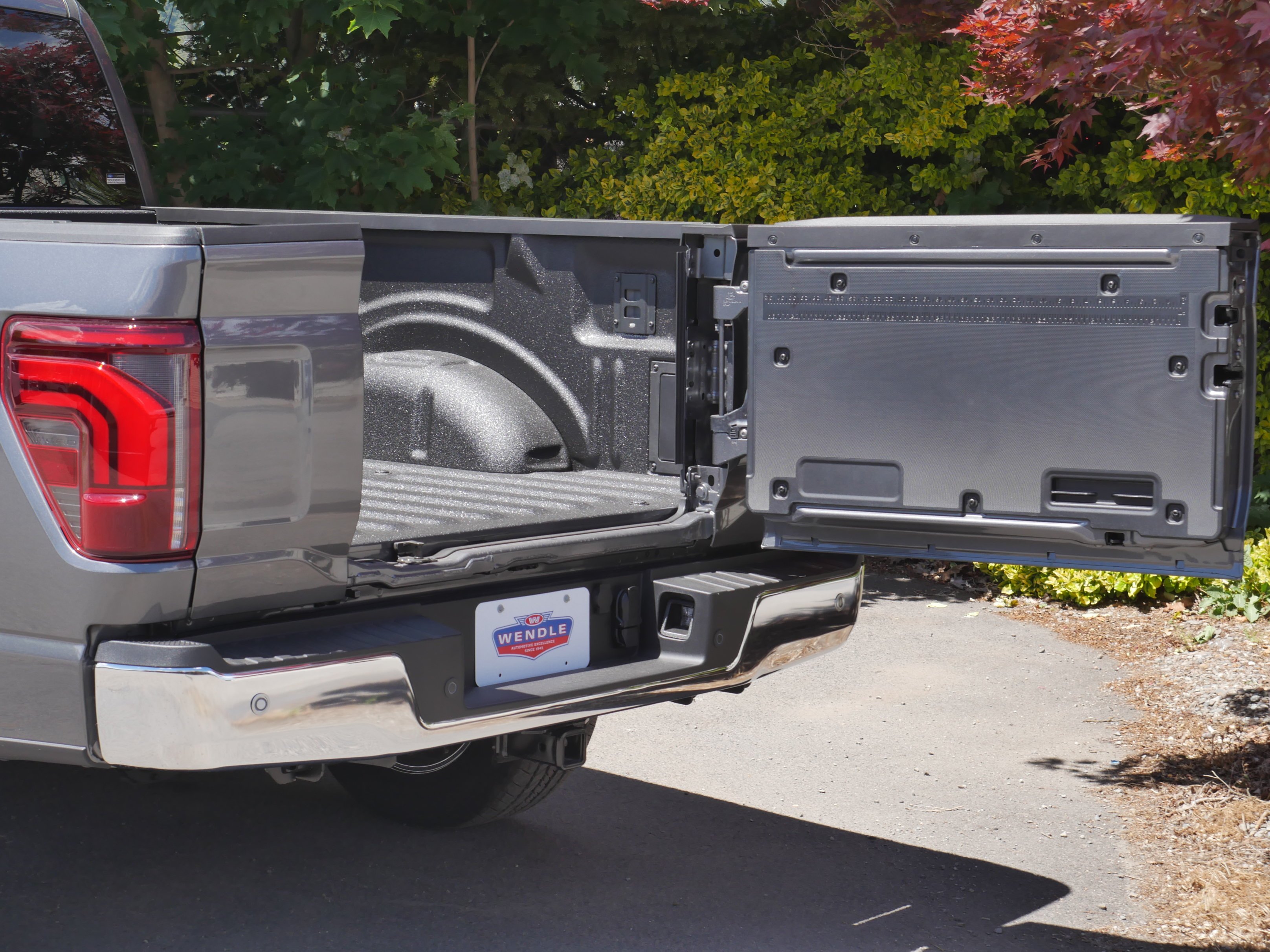 New 2026 Carbonized Gray Metallic Ford Lariat® image 25