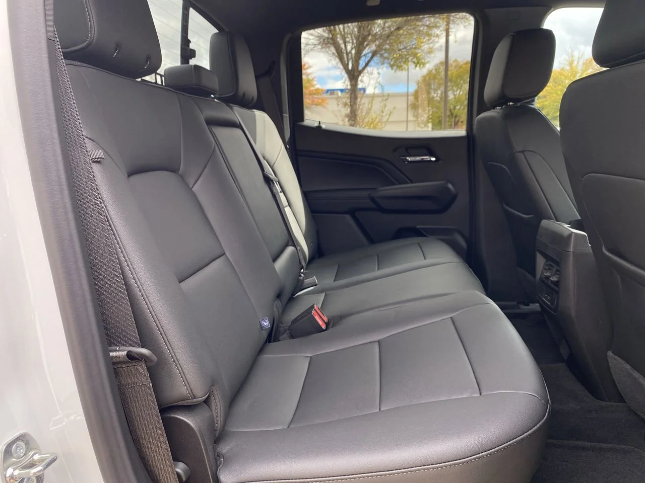 Used 2026 Summit White Chevrolet LT image 23