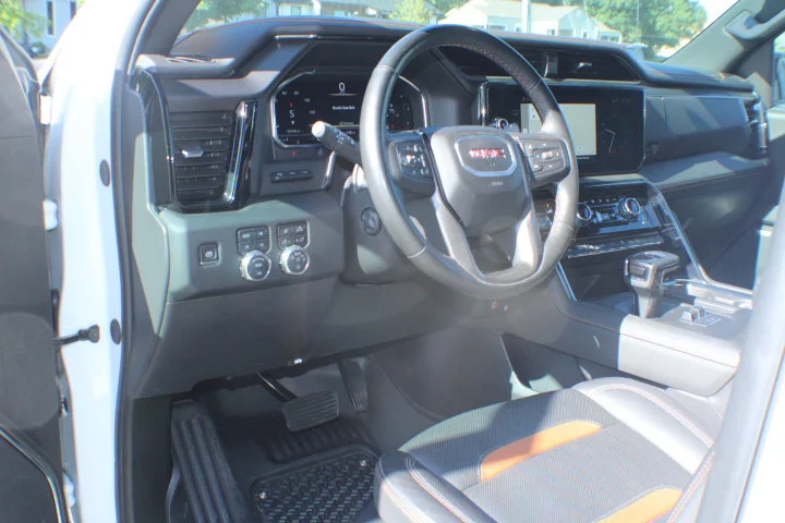 Certified Used 2024 Summit White GMC AT4 image 9