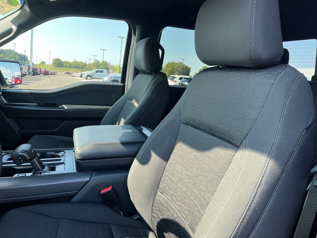 Used 2024 Blue Ford XLT image 13