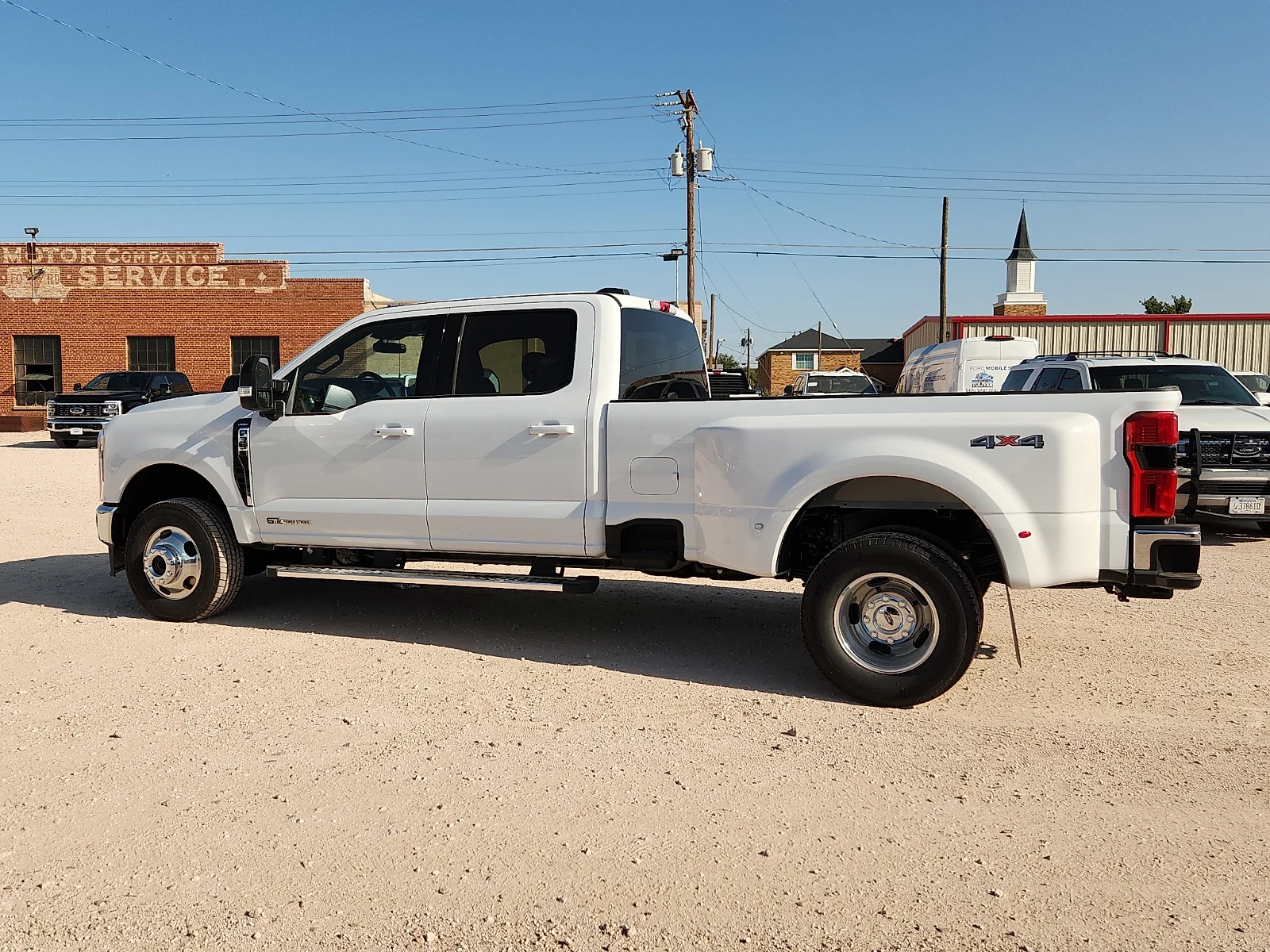New 2026 Oxford White Ford Lariat image 4