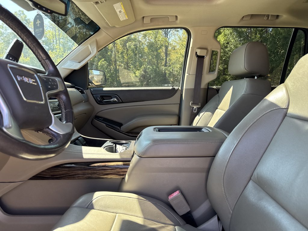 Used 2018 White GMC SLT image 19