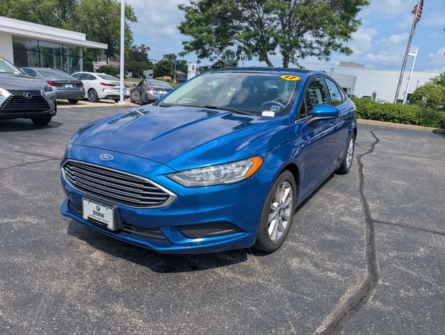 Used 2017 Lightning Blue Ford SE image 11