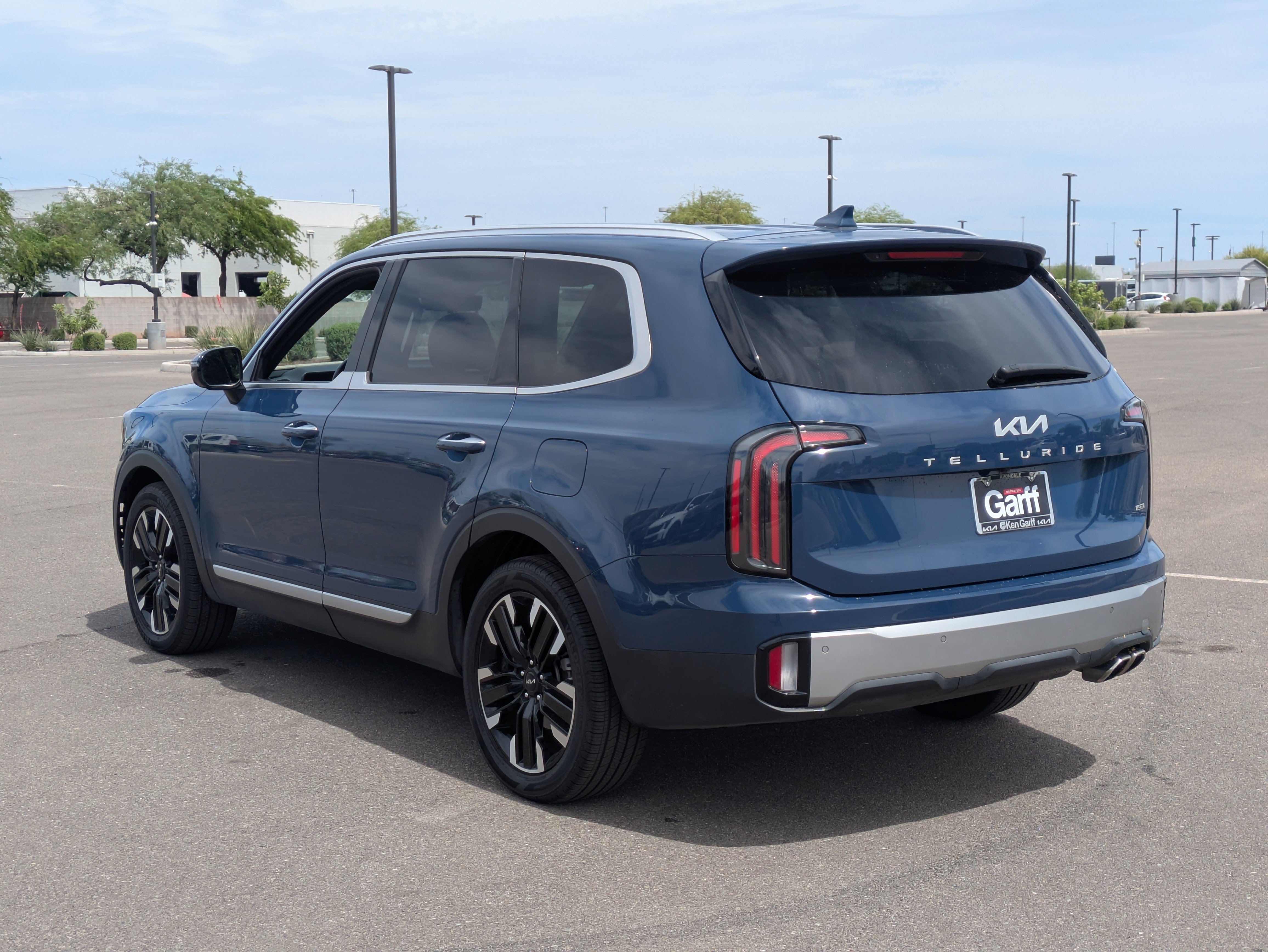 Used 2023 Midnight Lake Blue Kia SX Prestige image 3