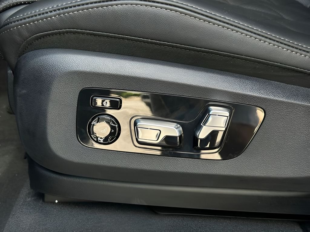 New 2026 Skyscraper Grey Metallic BMW xDrive40i image 12
