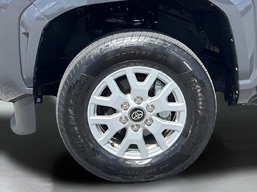Used 2025  Toyota SR5 image 26