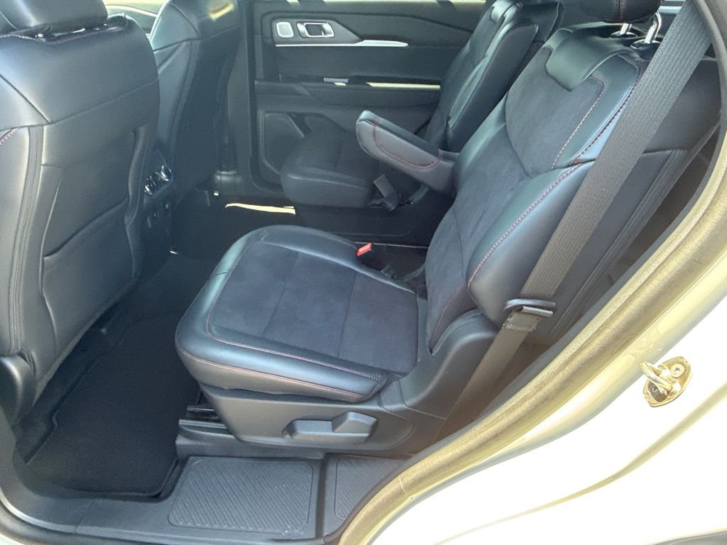 2025 Ford Explorer ST - Photo 21