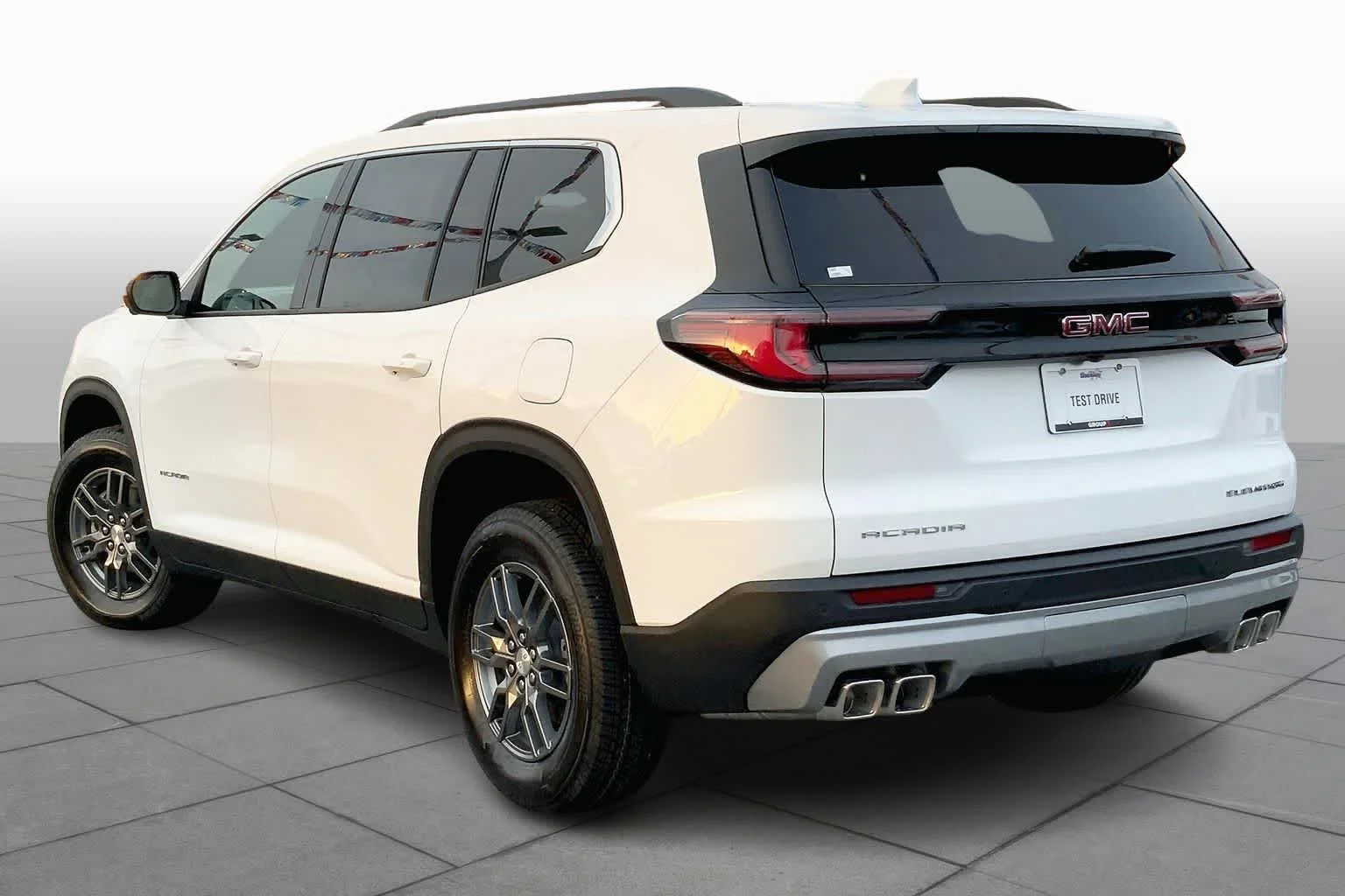 New 2026 GAZ/SUMMIT WHIT GMC FWD Elevation image 12