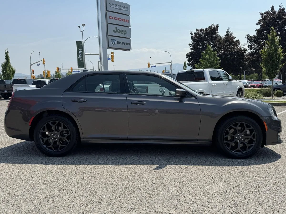 Used 2021 Black Chrysler S V6 Awd image 5