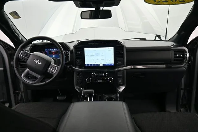 Used 2023 Silver Ford XLT image 18