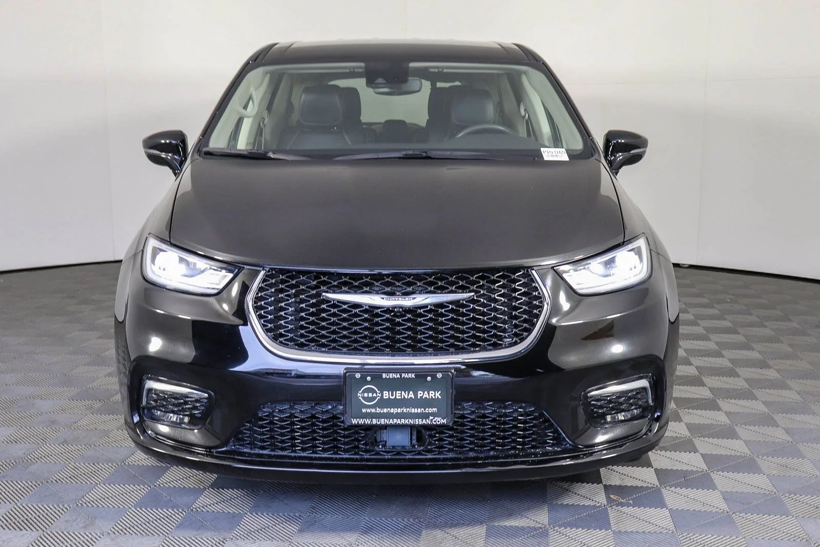 Used 2024 Chrysler Pacifica PHEV Select with VIN 2C4RC1S73RR103169 for sale in Buena Park, CA