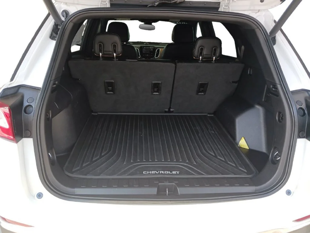 Used 2018 IRIDESCENT PEARL TRICOAT Chevrolet Premier image 13