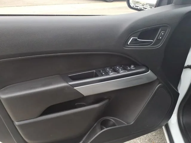 Used 2022 Summit White Chevrolet LT image 13