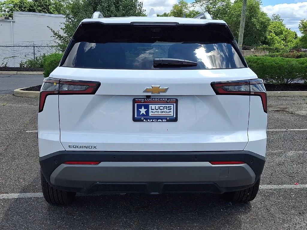 New 2026 Summit White Chevrolet LT image 7