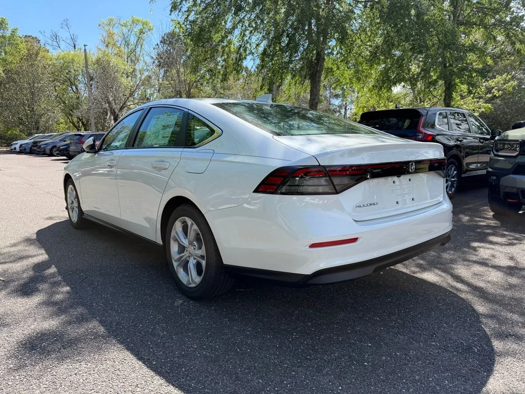 New 2026 Platinum White Pearl Honda LX image 4
