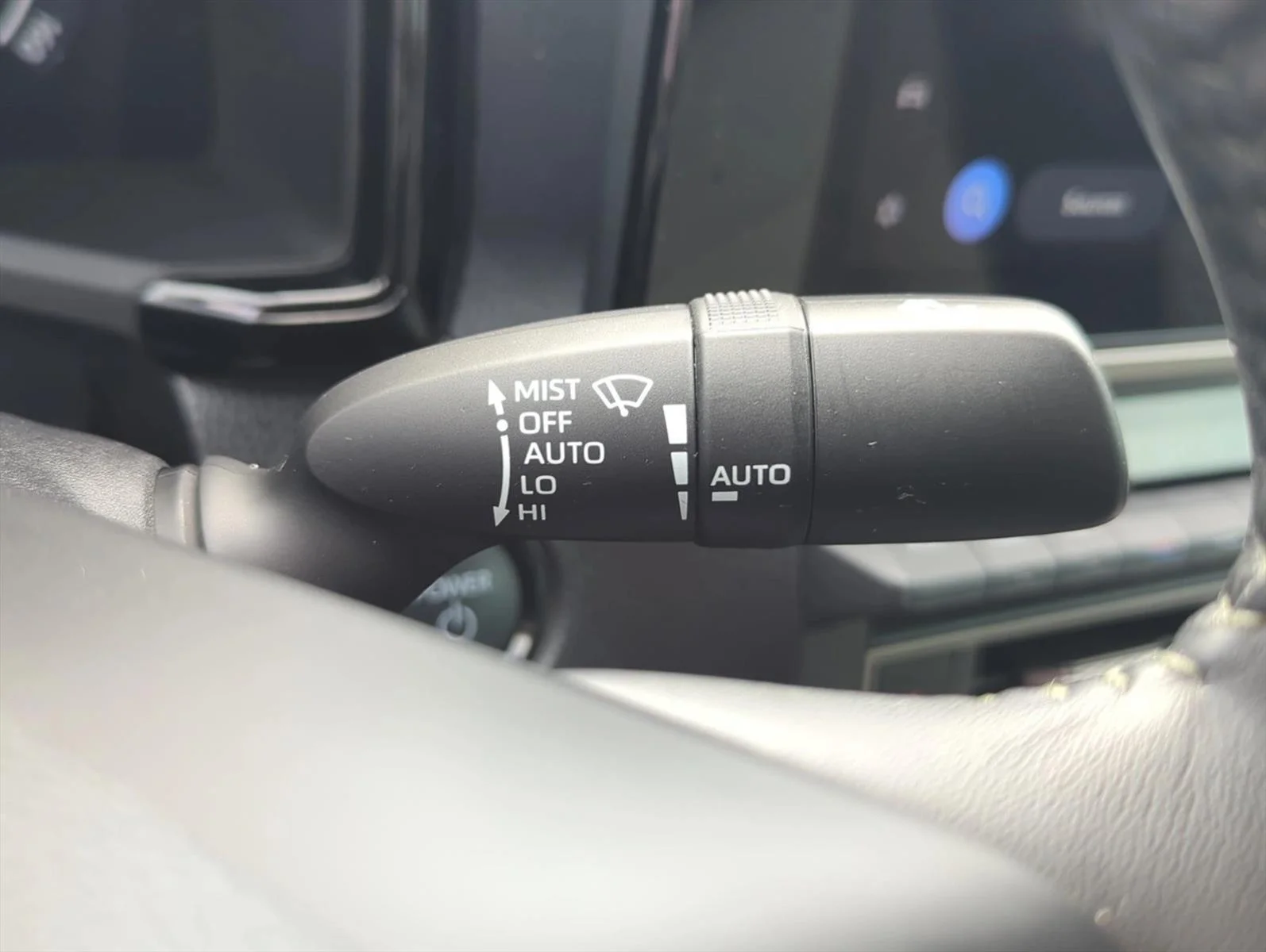 Used 2025 Wind Chill Pearl Toyota XLE image 18