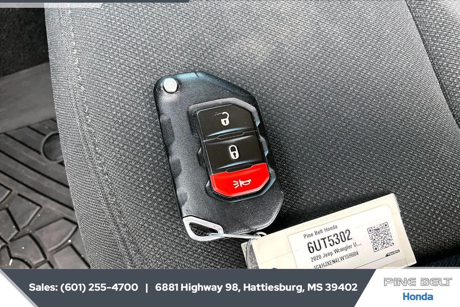 Used 2020 Sting-Gray Clearcoat Jeep Sahara image 9