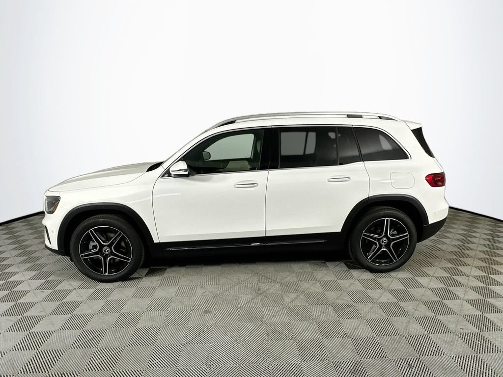 New 2026 Polar White Mercedes-Benz GLB 250 image 35