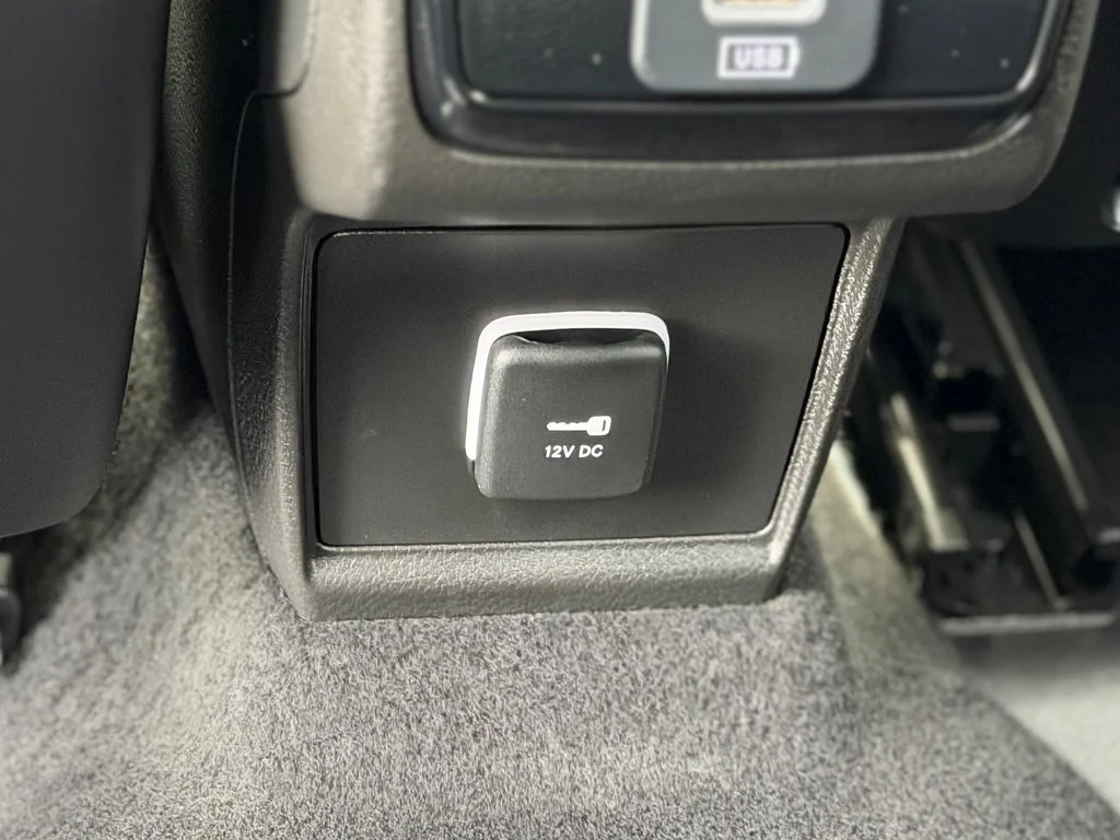 Used 2025 Silver Jeep Limited image 9