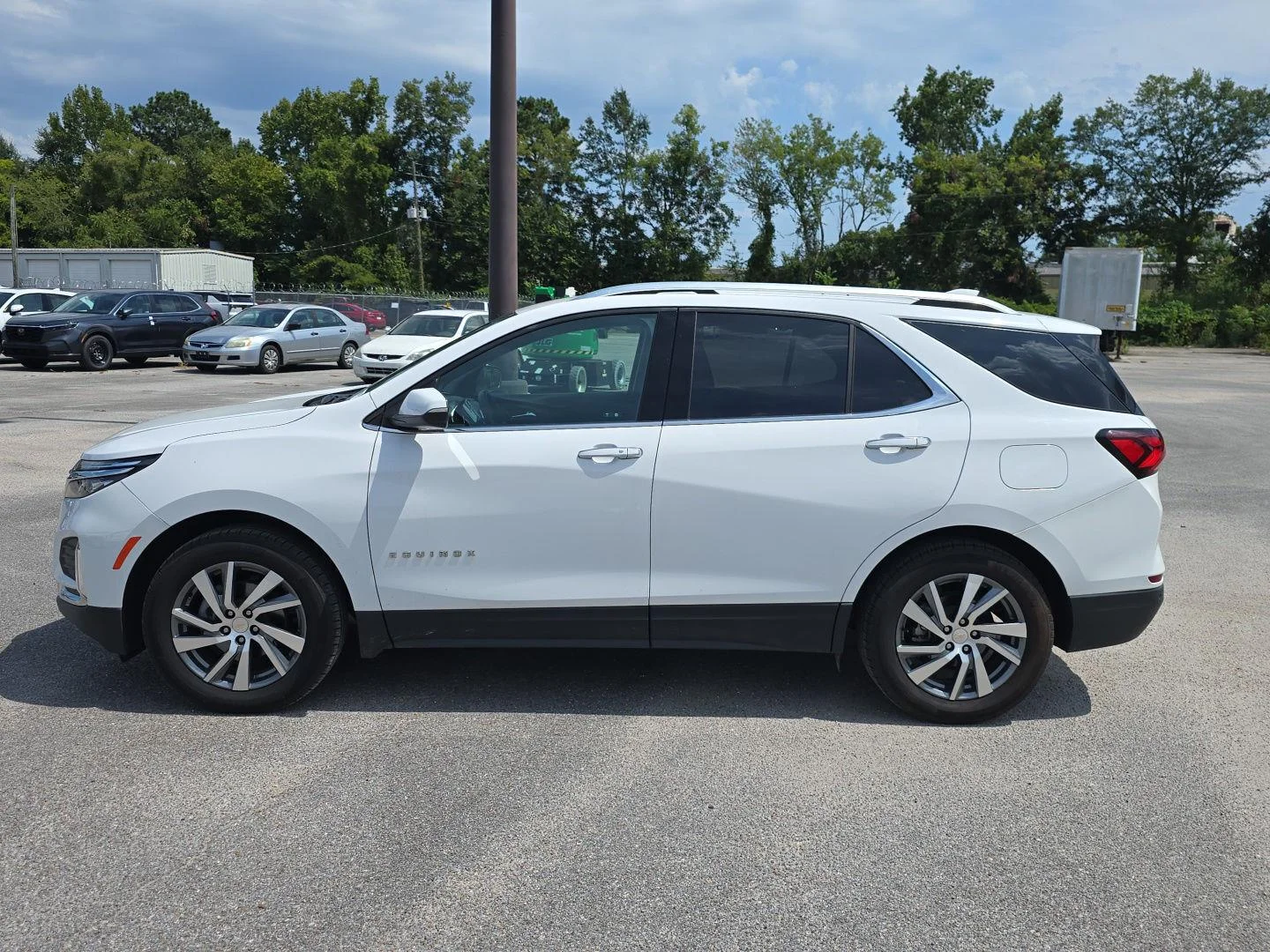 Used 2023 Summit White Chevrolet Premier image 9